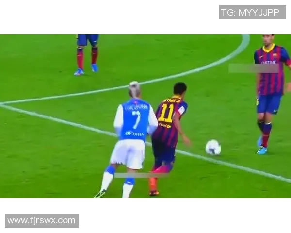 足球明星的华丽转身与场上失误的幽默讽刺之道